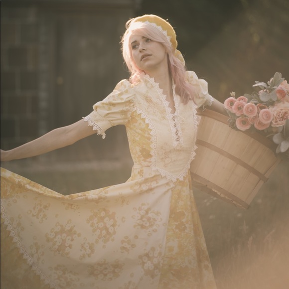 Vintage Yellow Cottagecore dress - Picture 4 of 8